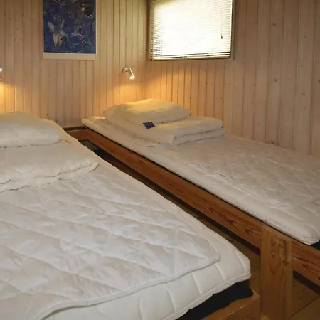 Three-bedroom Holiday In Feriehus *