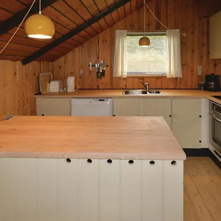 Three-bedroom Holiday In * Nakskov